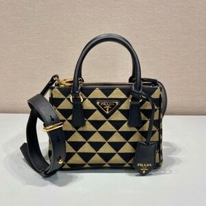 <AUTHENTIC>Prada bag